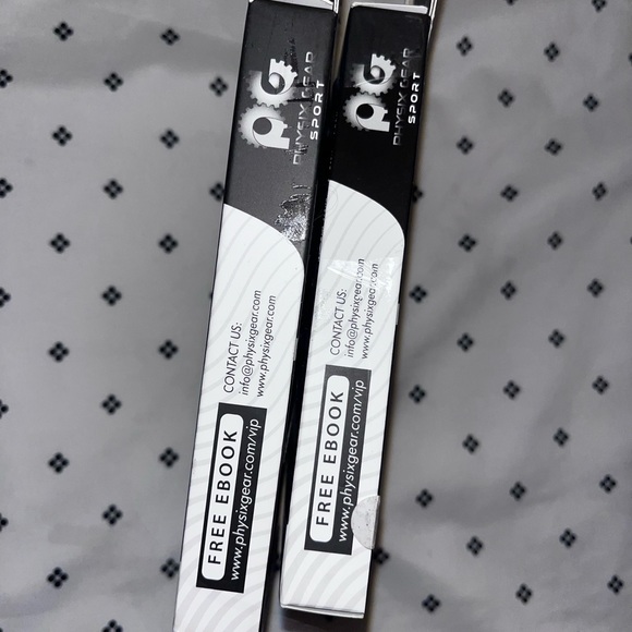 new elbow compression sleeve 2 pack size S unisex - Picture 2 of 6